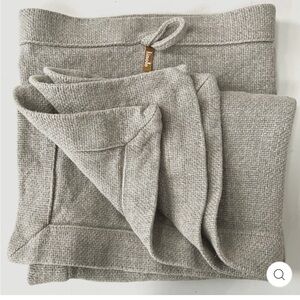 Linoto Heavyweight Bath Towel with Textural Weave